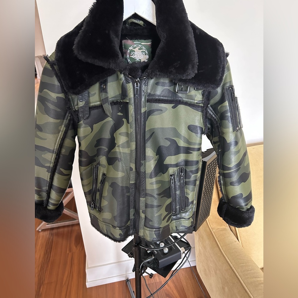 Boy #veganlearther coat very HEAVY /WARM no cracks prefect conditions size boy 8
